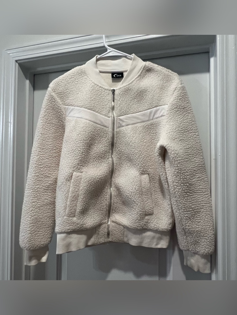 ZYIA Women’s XS Cream Sherpa Zip Bomber Jacket